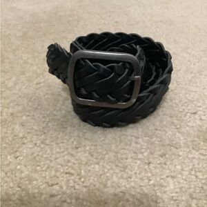 Elegant Black Leather Bag with Braided Design